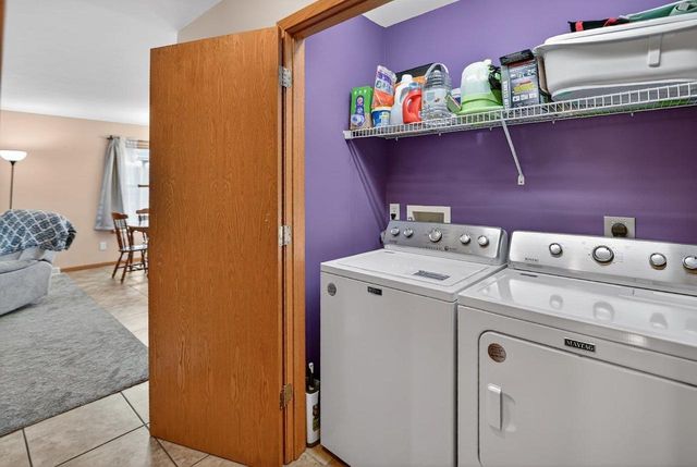 1211 Gas Light Drive, Sun Prairie, WI 53590