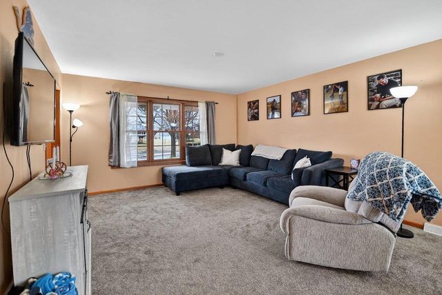 1211 Gas Light Drive, Sun Prairie, WI 53590