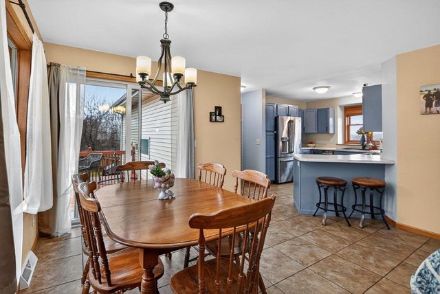 1211 Gas Light Drive, Sun Prairie, WI 53590