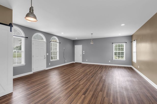 103 Chattaroy Ct, La Vergne, TN 37086