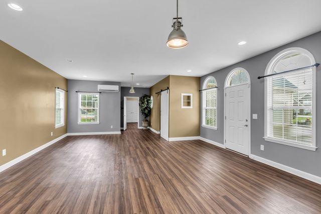 103 Chattaroy Ct, La Vergne, TN 37086