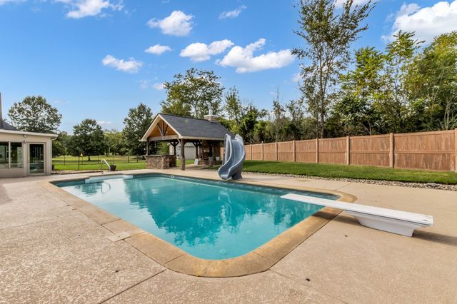 103 Chattaroy Ct, La Vergne, TN 37086