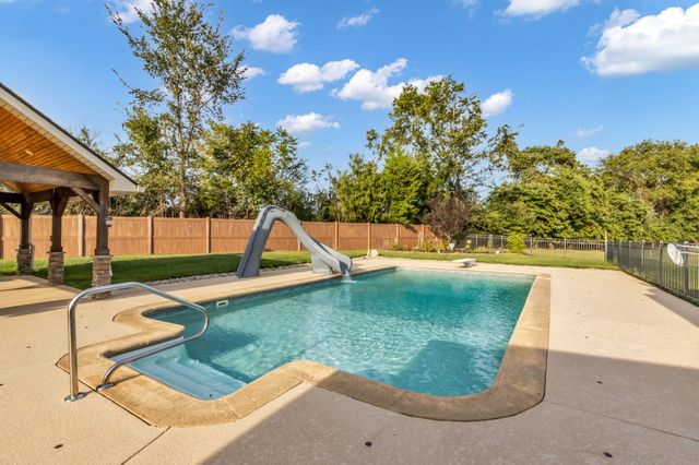 103 Chattaroy Ct, La Vergne, TN 37086