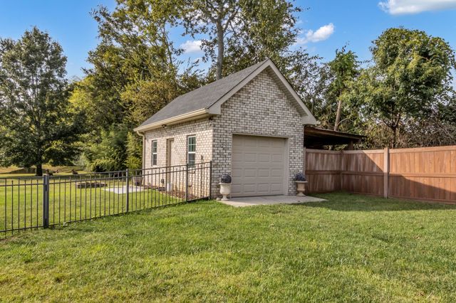 103 Chattaroy Ct, La Vergne, TN 37086