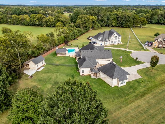 103 Chattaroy Ct, La Vergne, TN 37086