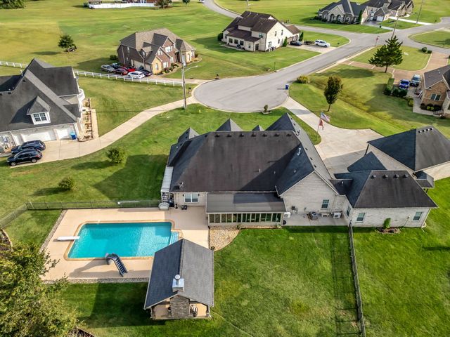 103 Chattaroy Ct, La Vergne, TN 37086