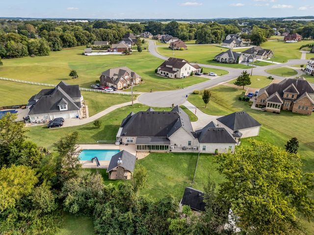 103 Chattaroy Ct, La Vergne, TN 37086