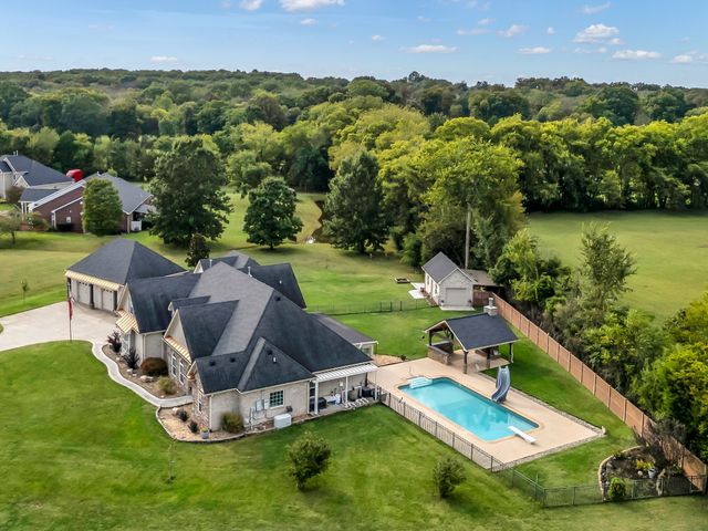 103 Chattaroy Ct, La Vergne, TN 37086