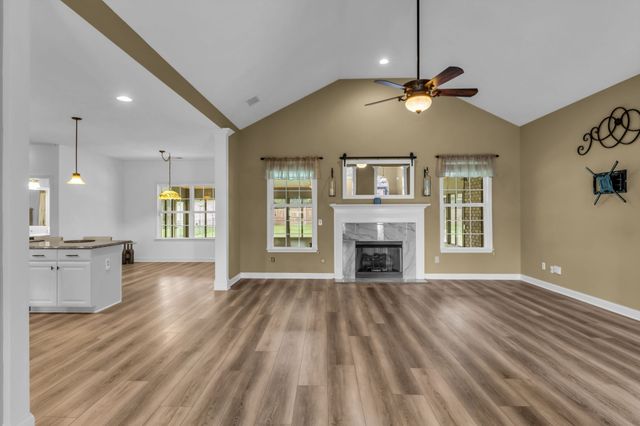 103 Chattaroy Ct, La Vergne, TN 37086