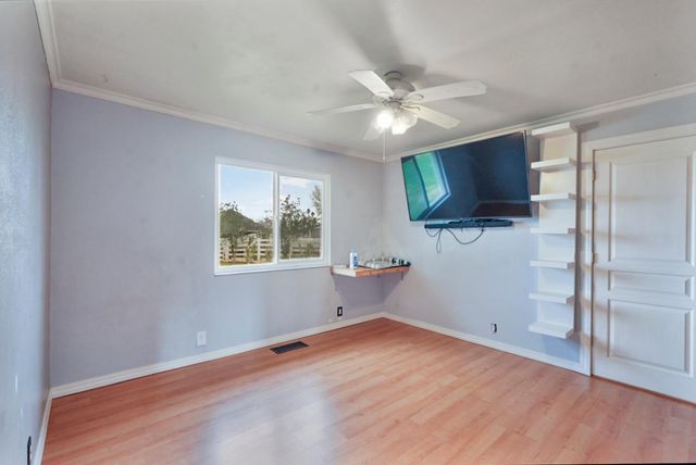 3261 E Calimyrna Rd, Acampo, CA 95220