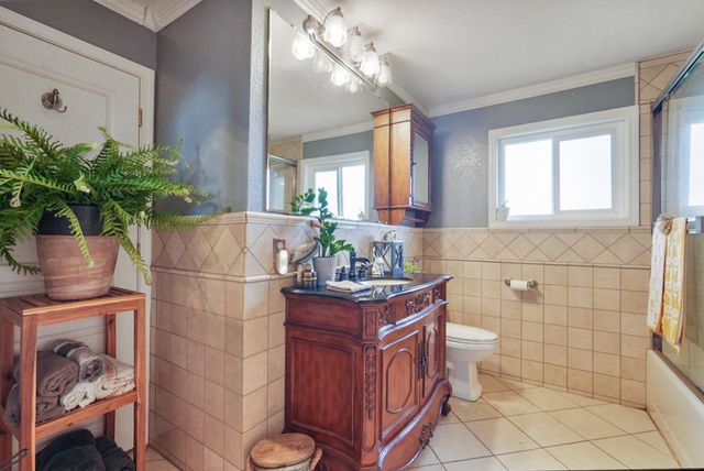 3261 E Calimyrna Rd, Acampo, CA 95220