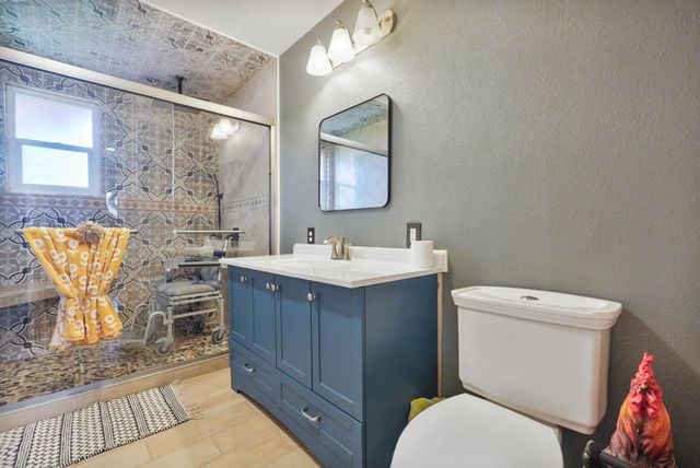 3261 E Calimyrna Rd, Acampo, CA 95220