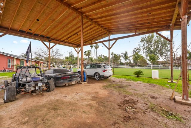 3261 E Calimyrna Rd, Acampo, CA 95220