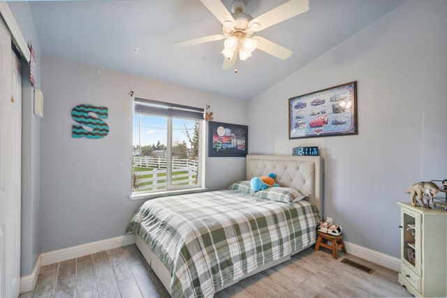 3261 E Calimyrna Rd, Acampo, CA 95220