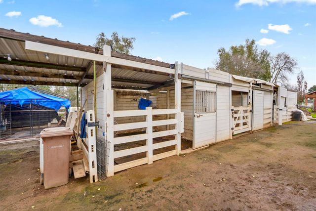 3261 E Calimyrna Rd, Acampo, CA 95220