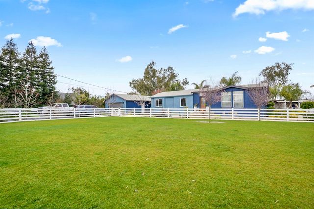 3261 E Calimyrna Rd, Acampo, CA 95220