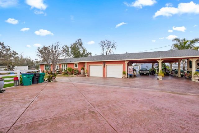 3261 E Calimyrna Rd, Acampo, CA 95220