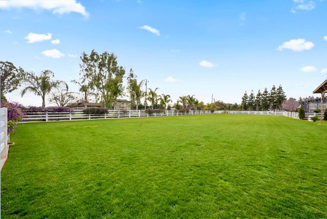 3261 E Calimyrna Rd, Acampo, CA 95220