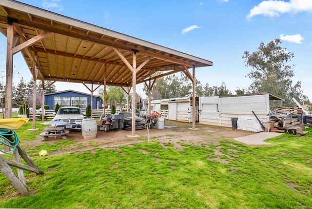 3261 E Calimyrna Rd, Acampo, CA 95220