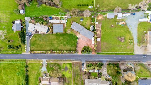 3261 E Calimyrna Rd, Acampo, CA 95220