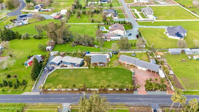 3261 E Calimyrna Rd, Acampo, CA 95220