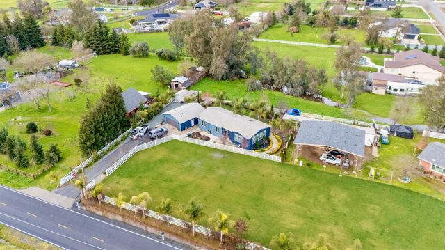 3261 E Calimyrna Rd, Acampo, CA 95220