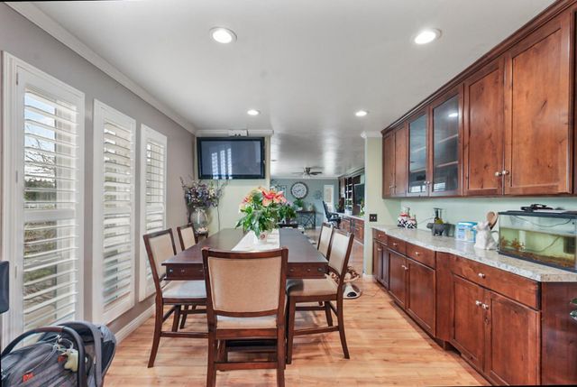 3261 E Calimyrna Rd, Acampo, CA 95220