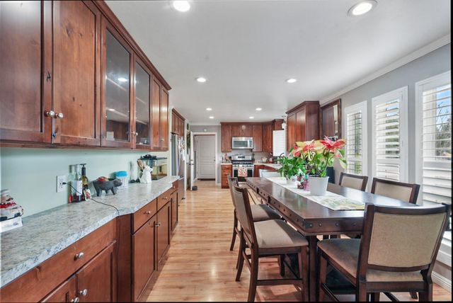 3261 E Calimyrna Rd, Acampo, CA 95220