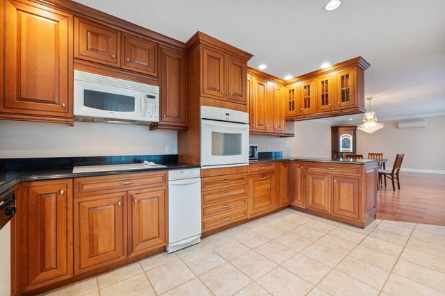 1300 Lakeview Avenue, Dracut, MA 01826