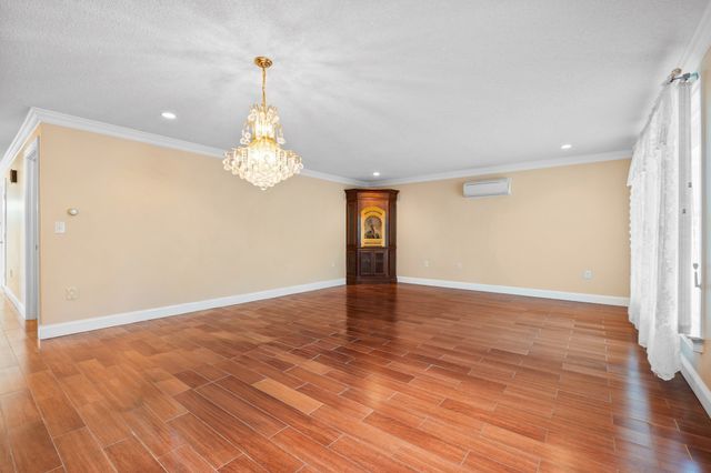 1300 Lakeview Avenue, Dracut, MA 01826