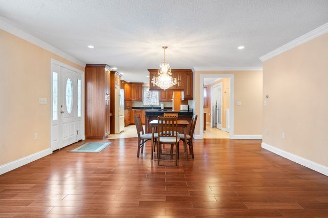 1300 Lakeview Avenue, Dracut, MA 01826