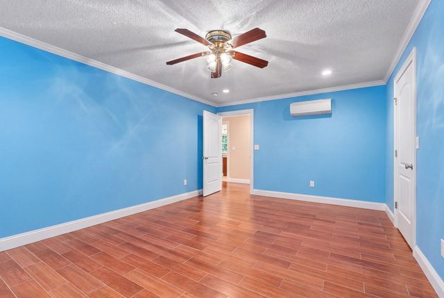1300 Lakeview Avenue, Dracut, MA 01826