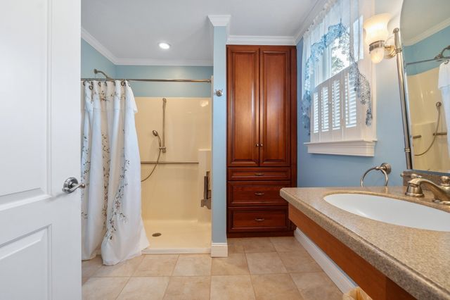 1300 Lakeview Avenue, Dracut, MA 01826