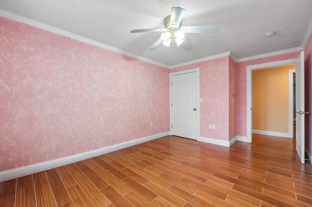 1300 Lakeview Avenue, Dracut, MA 01826