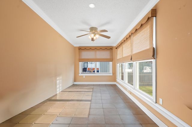 1300 Lakeview Avenue, Dracut, MA 01826