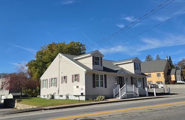 1300 Lakeview Avenue, Dracut, MA 01826