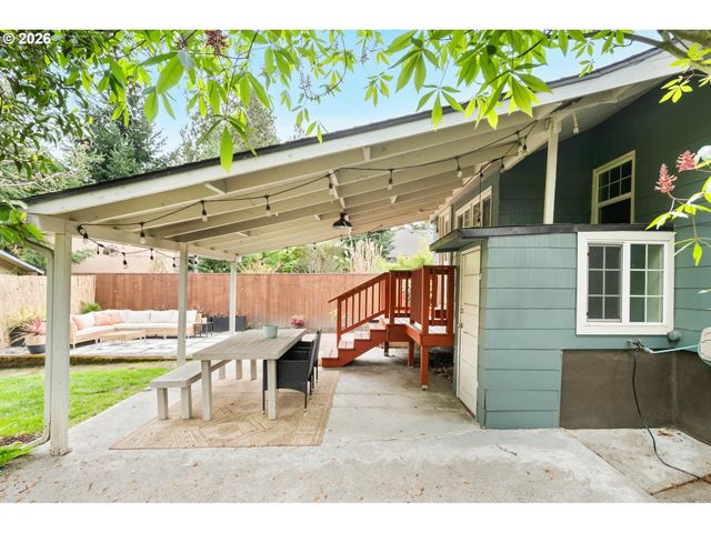 2105 N WINCHELL St, Portland, OR 97217