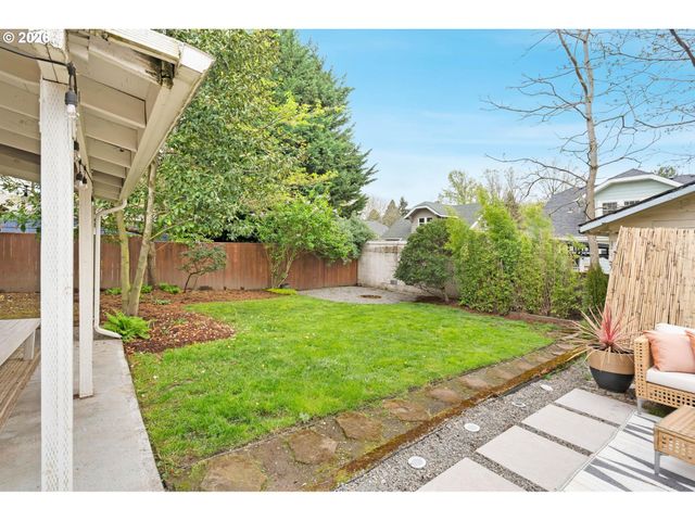 2105 N WINCHELL St, Portland, OR 97217