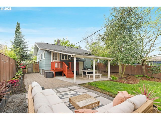 2105 N WINCHELL St, Portland, OR 97217