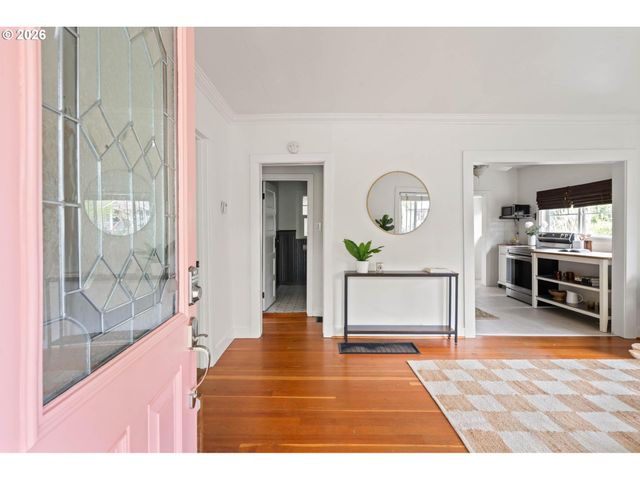 2105 N WINCHELL St, Portland, OR 97217