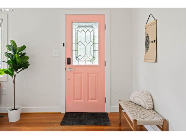 2105 N WINCHELL St, Portland, OR 97217