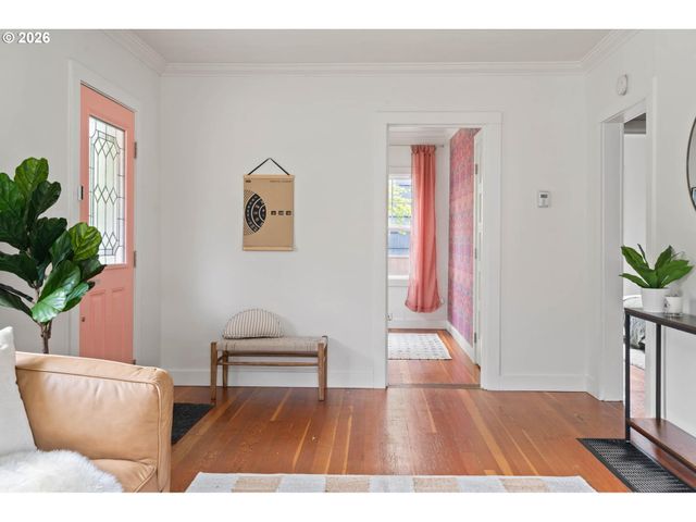 2105 N WINCHELL St, Portland, OR 97217