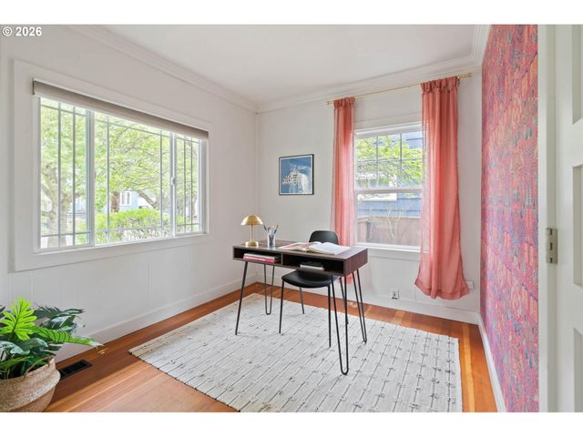 2105 N WINCHELL St, Portland, OR 97217