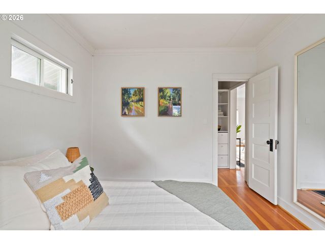 2105 N WINCHELL St, Portland, OR 97217