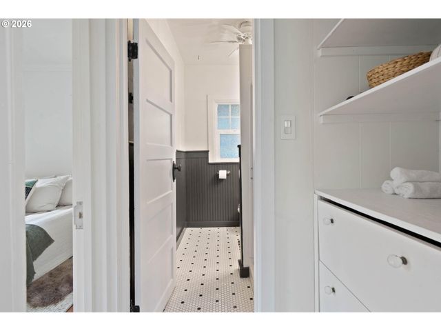 2105 N WINCHELL St, Portland, OR 97217