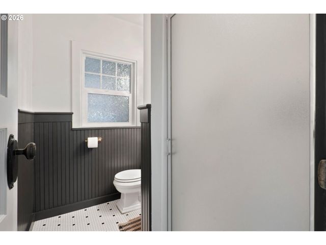 2105 N WINCHELL St, Portland, OR 97217