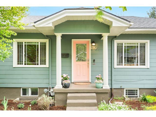 2105 N WINCHELL St, Portland, OR 97217