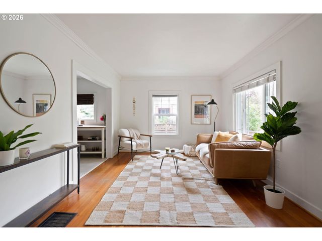 2105 N WINCHELL St, Portland, OR 97217