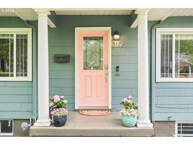 2105 N WINCHELL St, Portland, OR 97217