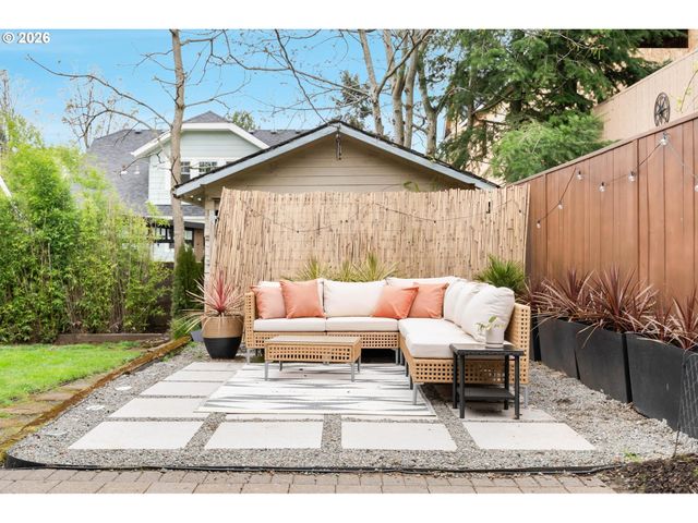 2105 N WINCHELL St, Portland, OR 97217